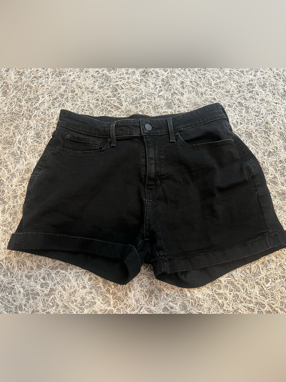 Women’s Black High Rise Stretchy Signature Levi Jean Shorts Size 10 or 30W